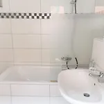 Zollstrasse 12 Eg *